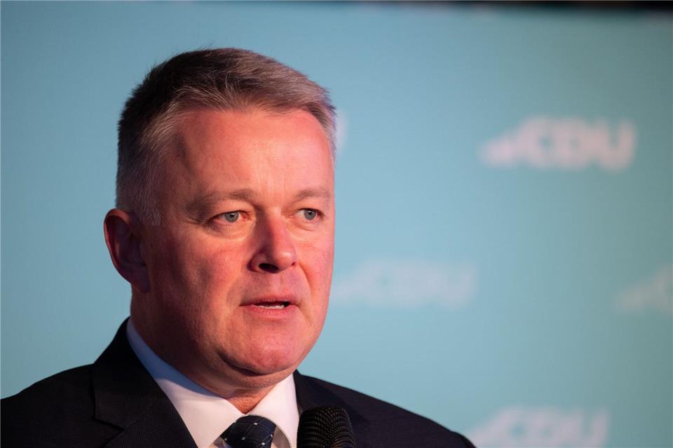 Für Schnieder muss das Ziel nachjustierbar sein. (Archivbild)Harald Tittel/dpa