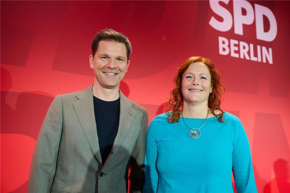 Für Steffen Krach und Bettina König gab es bei der Abstimmung über den Landesvorsitz breite Zustimmung. Annette Riedl/dpa