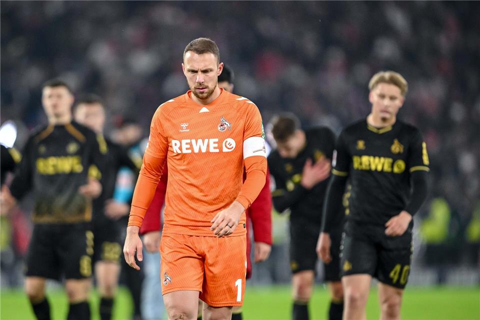 Für Torwart Marvin Schwäbe ist die nächste Niederlage eine Ernüchterung.Harry Langer/dpa