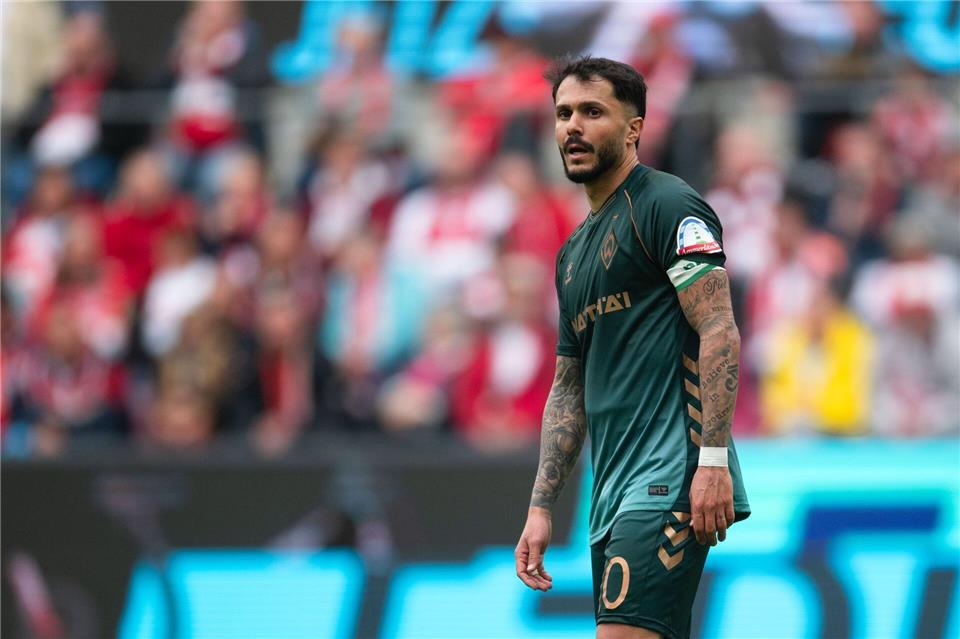 Für Werder-Spieler Bittencourt ist im Abstiegskampf noch alles offen.Marius Becker/dpa