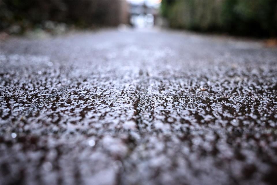 Für alle Verkehrsteilnehmer ist äußerste Vorsicht geboten.Britta Pedersen/dpa