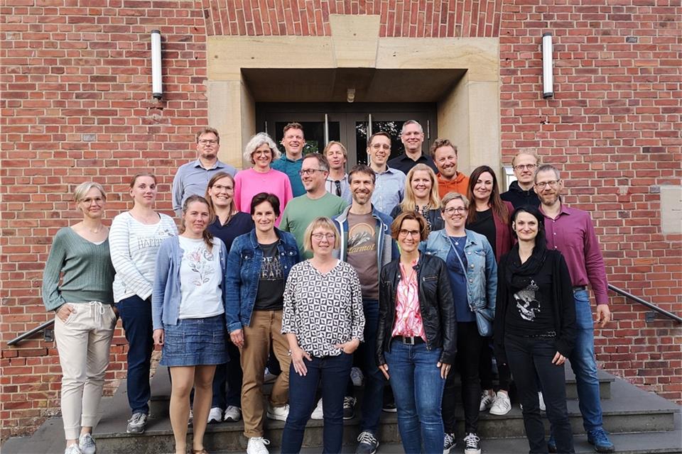 Für das Erinnerungsfoto stellten sich die Teilnehmer gerne auf.