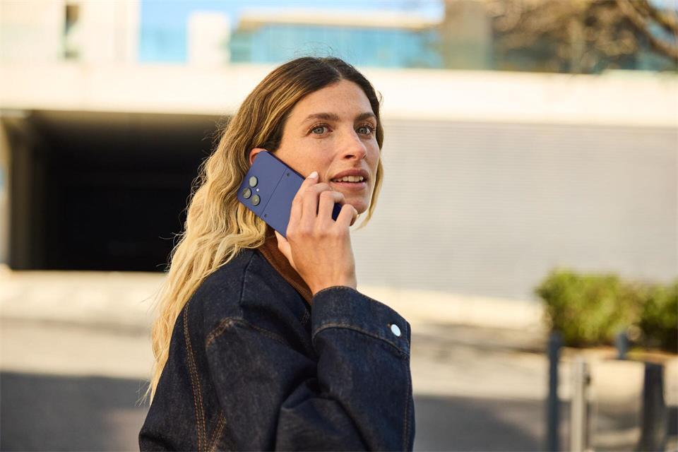 Für das Fairphone 6+ gibt es Software-Updates bis zum Jahr 2033. Fairphone/dpa-tmn