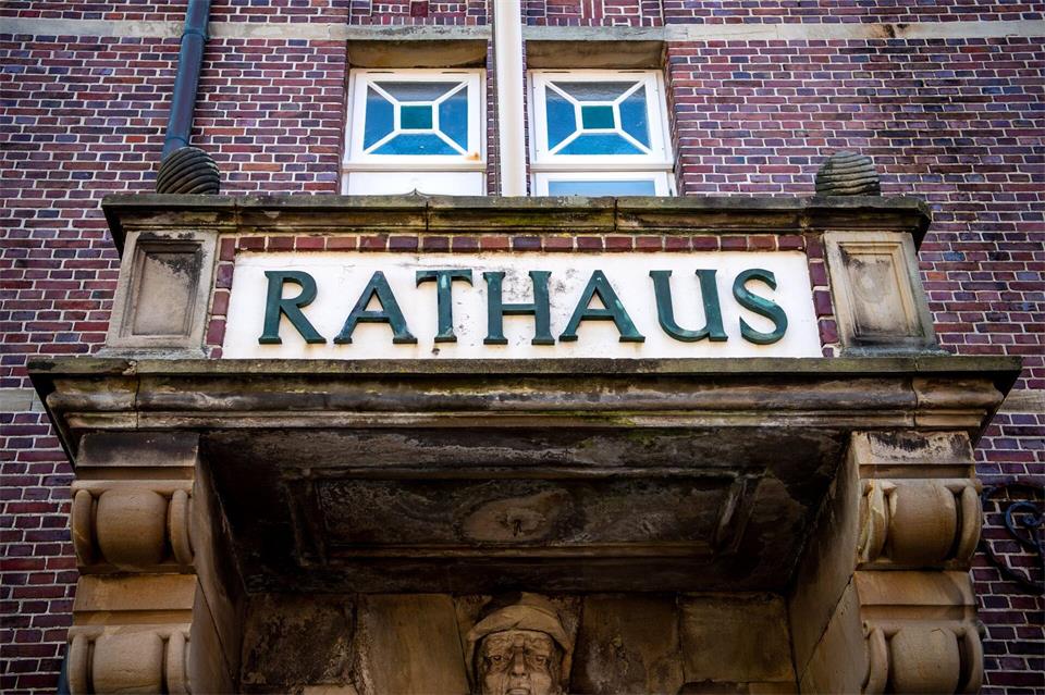 Für das Spitzenamt im Inselrathaus von Borkum gibt es nur einen Bewerber. (Archivbild)Sina Schuldt/dpa