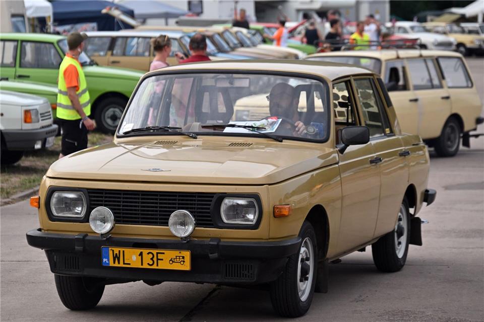 Für das Wartburg-Treffen reisen Fans auch aus Norwegen, Ungarn, Polen oder den Niederlanden an.Martin Schutt/dpa