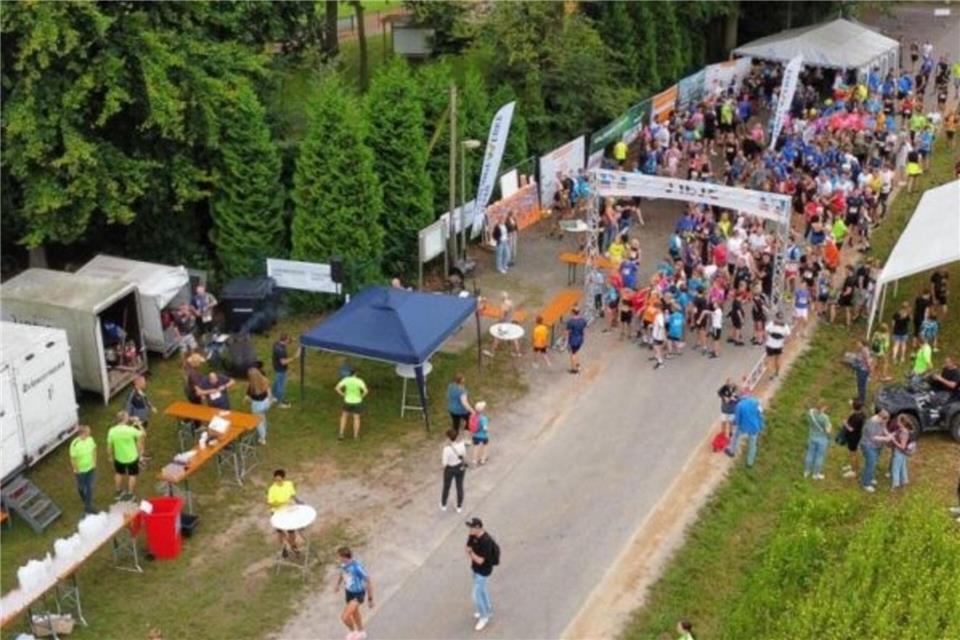 Letzte Vorbereitungen für den 24-Stunden-Lauf in Reken Für den 24-Stunden-Lauf sind auch umfangreiche Vorbereitungen erforderlich.