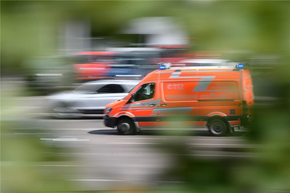Für den Autofahrer kam jede Hilfe zu spät. (Symbolbild)Sebastian Gollnow/dpa