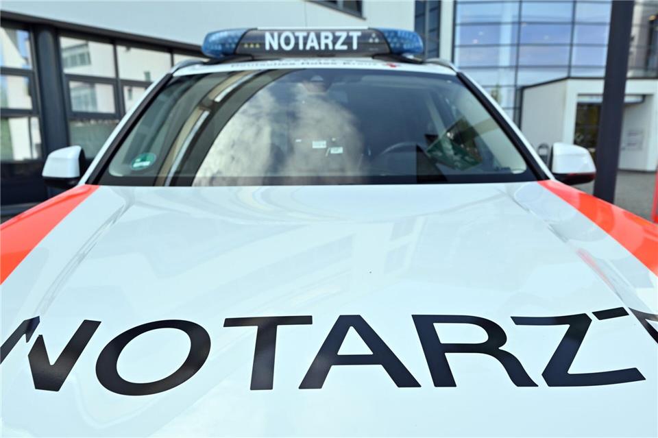 Für den Einsatz der Telenotärzte wurden unter anderem Rettungswagen mit Tablets zur Echtzeit-Übertragung wichtiger Daten zum Zustand von Patienten wie Herz- und Atemfrequenz oder Blutdruck ausgerüstet.Martin Schutt/dpa