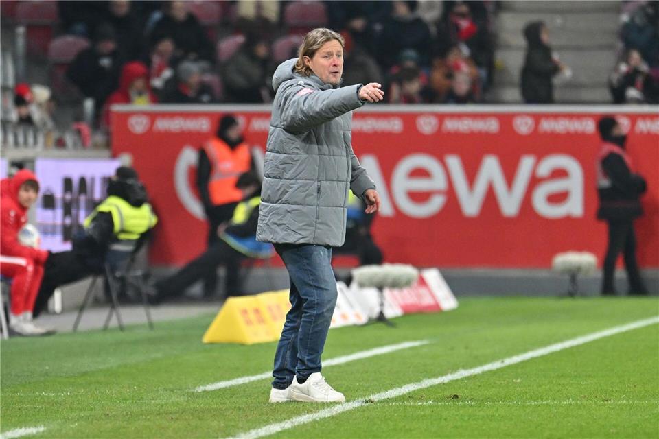 Für den FSV Mainz 05 mit Trainer Bo Henriksen geht es in der Conference League nach Rumänien. (Archivfoto)Torsten Silz/dpa