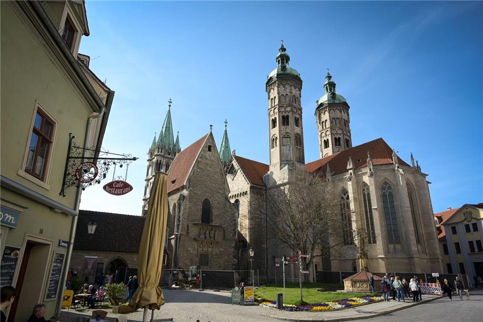 Für den Naumburger Dom muss der Besucher Eintritt zahlen. (Archivbild)Heiko Rebsch/dpa