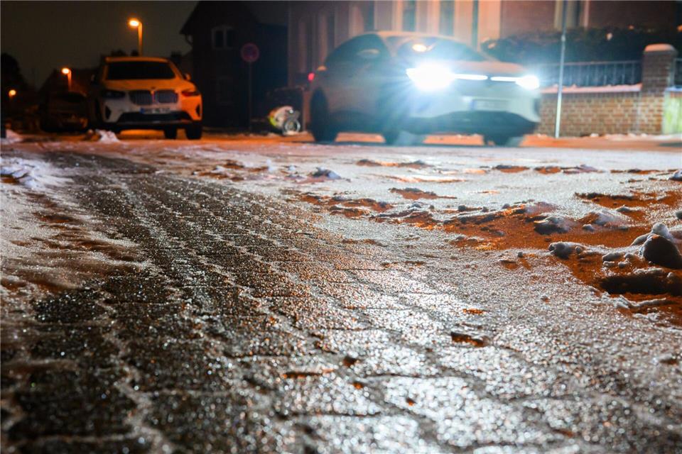 Für den Nordosten Deutschlands galt eine Unwetterwarnung. (Archivbild)Julian Stratenschulte/dpa