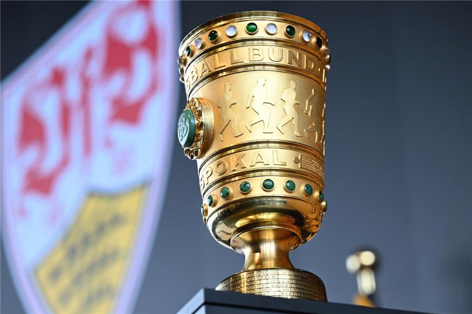 Für den VfB Stuttgart ist der Weg zur Titelverteidigung im DFB-Pokal noch weit.Uli Deck/dpa