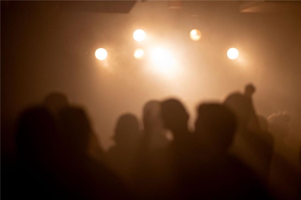 Für den Videodreh verwandelte die Wissenschaftlerin einen Berliner Wohnhauskeller in einen Club. (Symbolbild)Fabian Sommer/dpa
