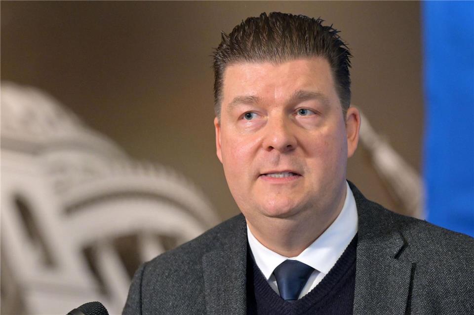 Für den Vorsitzenden der Tarifgemeinschaft deutscher Länder, Hamburgs Finanzsenator Andreas Dressel (SPD), ist eine Auszahlung der 1.000 Euro Entlastungsprämie an Tarifbeschäftigte und Beamte kaum umsetzbar. (Archivbild)Michael Bahlo/dpa