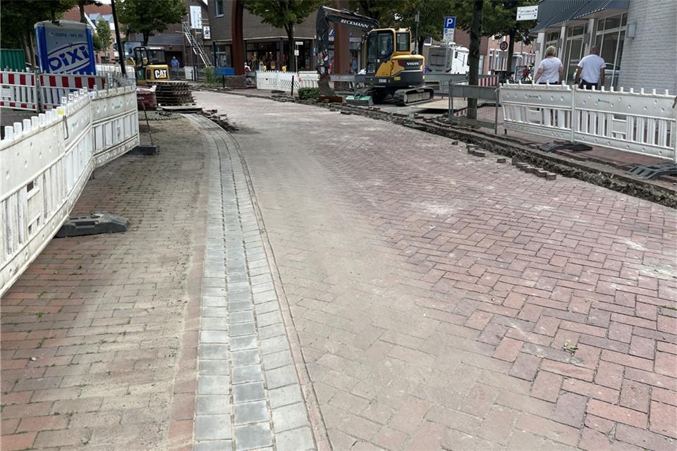 Für die Arbeiten ist die Leinenweberstraße gesperrt.