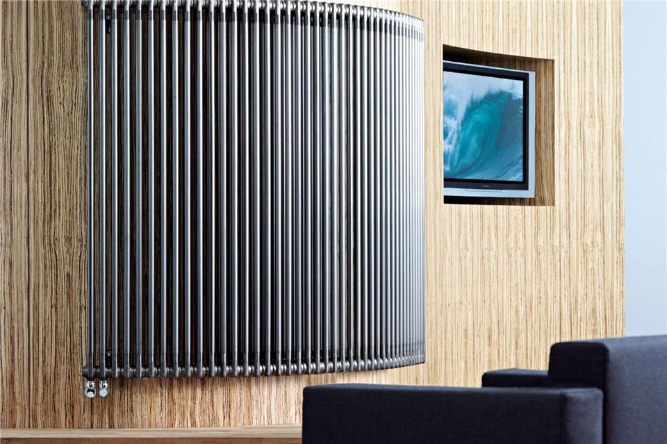 Neuer Heizkörper geplant? Inspiration für die Auswahl  Für die Designer-Wohnung: Heizkörper gibt es auch in geschwungenen Formen.Thomas Bach/Zehnder Group Deutschland GmbH, Lahr/BDH/dpa-tmn