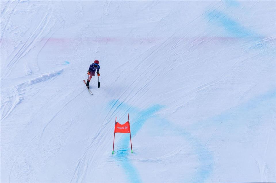 Für die Geschichtsbücher: Haitianer Ralf Etienne fährt bei Winter-Paralympics.Philipp von Ditfurth/dpa