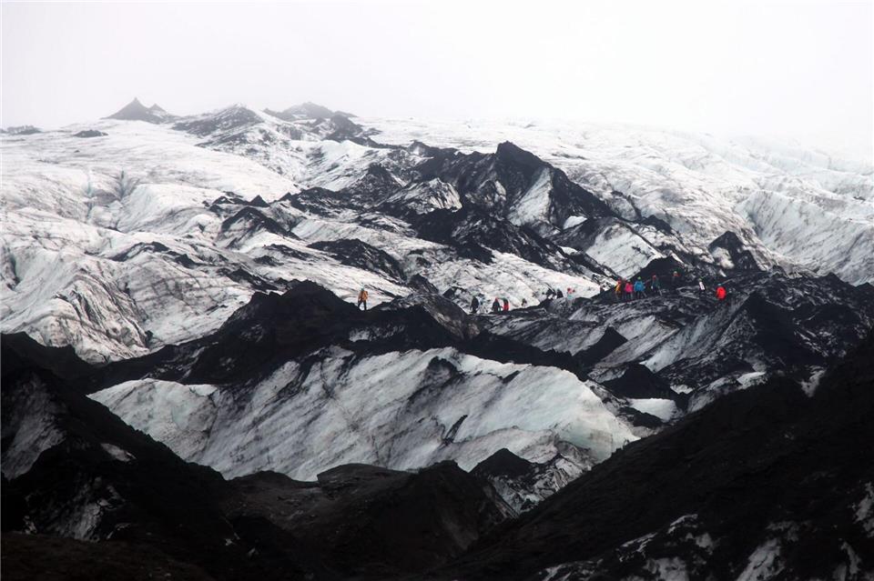 Für die Gletscher ist das wachsende Besucherinteresse ein zweischneidiges Schwert (Archivbild)Manuel Meyer/dpa-tmn