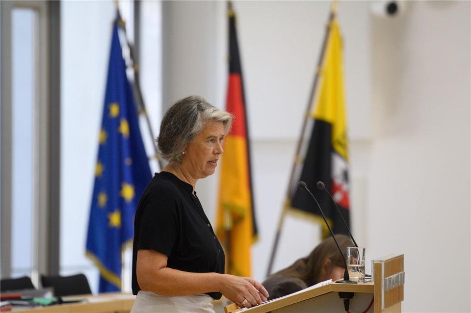 „Für die Landesregierung sichere ich Ihnen zu: Der Abschlussbericht wird nicht im Aktenschrank verschwinden“, sagte Innenministerin Tamara Zieschang (CDU).Klaus-Dietmar Gabbert/dpa