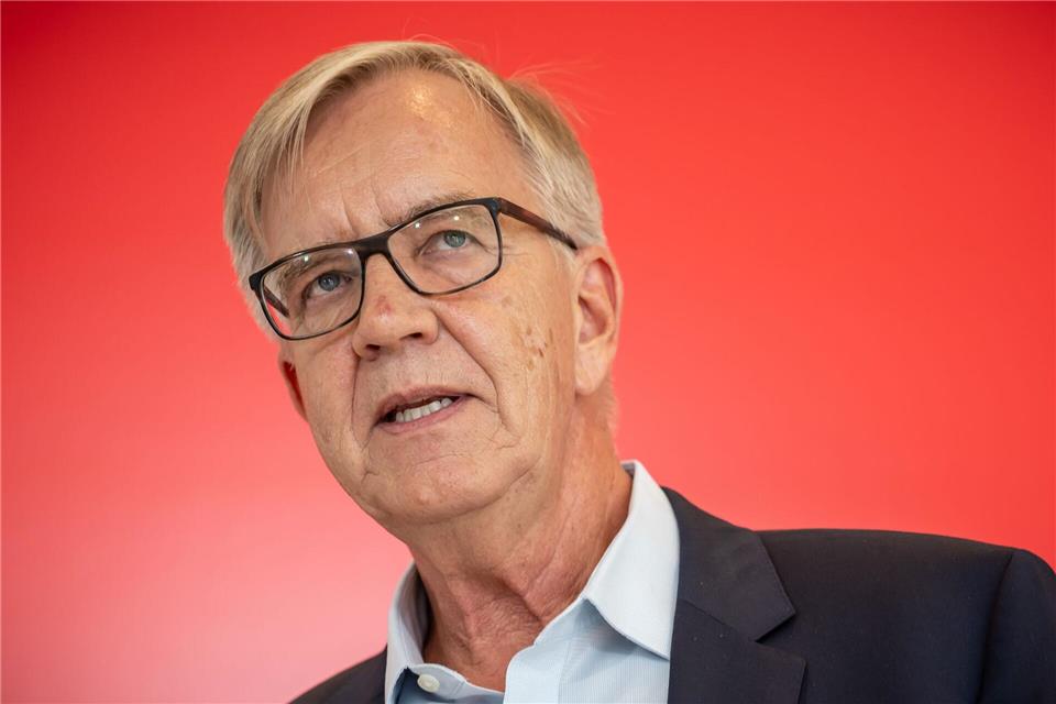 Für die „Mission Silberlocke“ geht der Linken-Politiker Dietmar Bartsch ins Rennen um das Rostocker Direktmandat für den Bundestag (Archivbild).Michael Kappeler/dpa