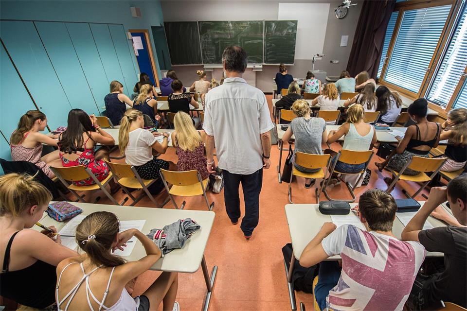 Für die Pisa-Studie werden weltweit Hunderttausende Schülerinnen und Schüler im Alter von 15 Jahren getestet. (Symbolbild)picture alliance / dpa