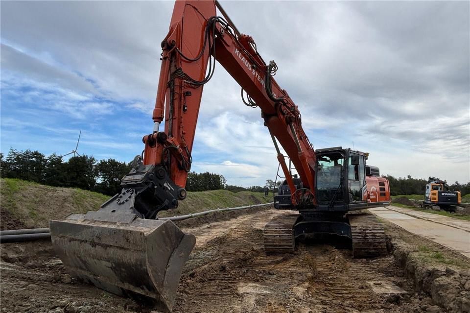 Für die Stromtrasse A-Nord hat Amprion schon mit dem Bau begonnen.