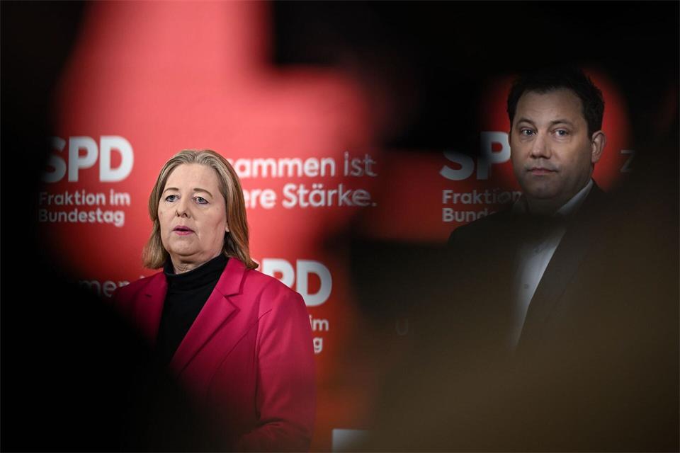 Für die beiden SPD-Chefs könnte es nach den drei Wahlen im September eng werden. (Archivfoto)Britta Pedersen/dpa