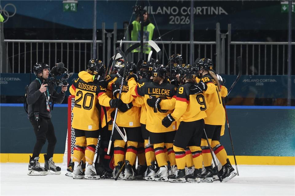 Für die deutschen Frauen geht es am Samstag gegen Kanada weiterWang Kaiyan/XinHua/dpa