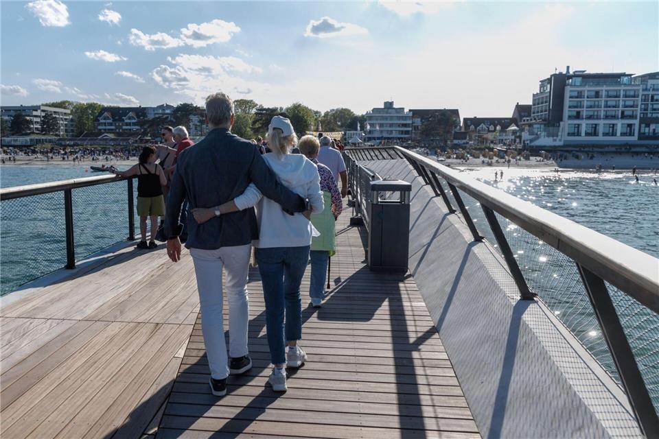 Für die, die nicht nur spazieren gehen möchten, bieten viele Orte an den Küsten und im Binnenland ein vielfältiges Osterprogramm (Archivbild).Markus Scholz/dpa