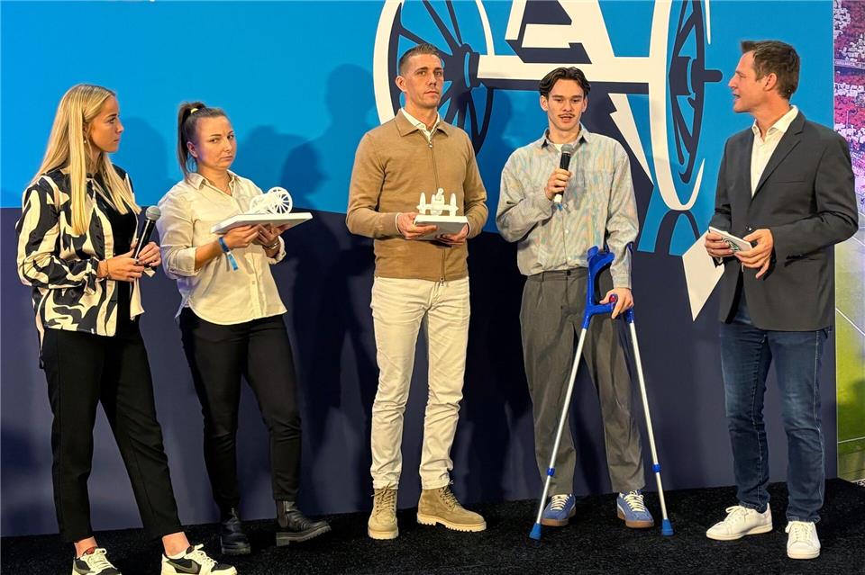 Für die erfolgreichsten Torjägerinnen und Torjäger gibt es die „Weiße Kanone“Jan Mies/dpa