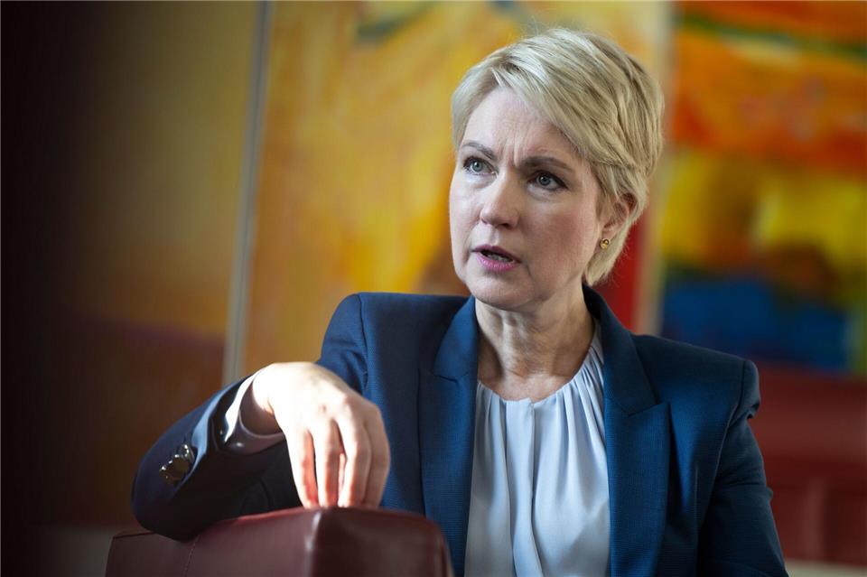 Für die kommenden Jahre erwartet die Regierungschefin Impulse für die heimische Wirtschaft.Philip Dulian/dpa