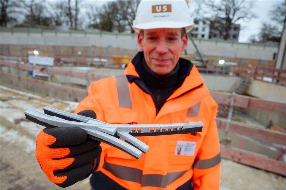 Für die neue Hamburger U-Bahnlinie U5 wird an der Sengelmannstraße ein Kreuzungsbauwerk errichtet.Gregor Fischer/dpa