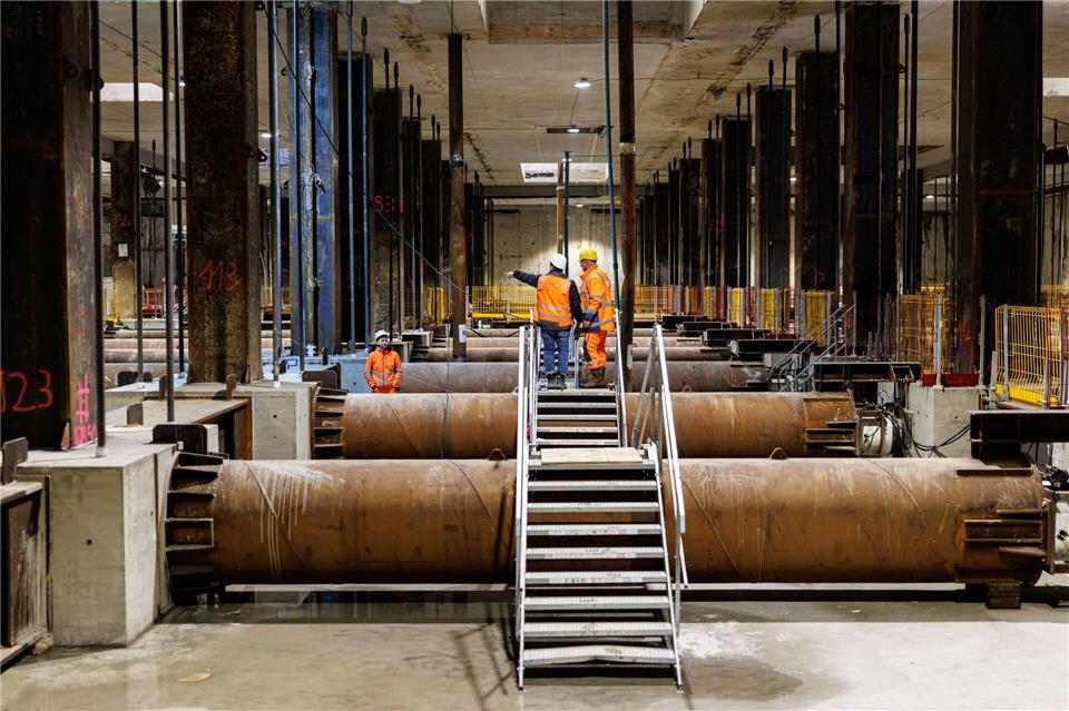 Für die zweite Stammstrecke wird tief im Münchner Untergrund gebaut - und am Hauptbahnhof bald auch weit nach oben. (Archivbild)Matthias Balk/dpa