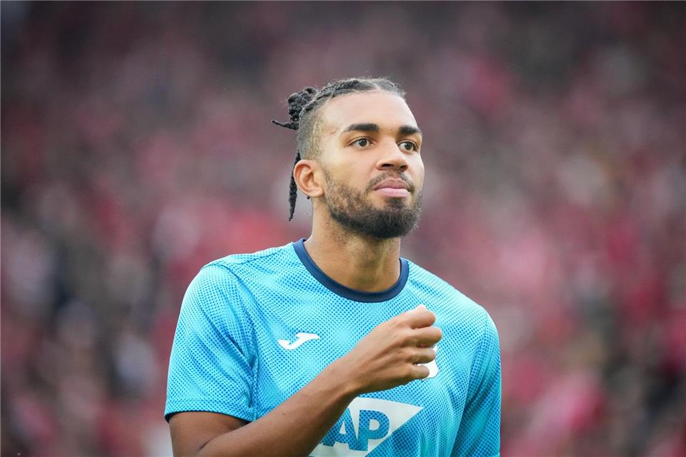 Für ein Spiel gesperrt: Hoffenheims Kevin Akpoguma. (Archivbild)Soeren Stache/dpa