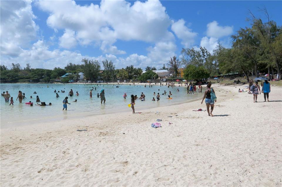 Für eine deutsche Touristin endete der Aufenthalt auf der Insel im Indischen Ozean nach einem schweren Unfall tödlich. (Symbolbild)Simone A. Mayer/dpa-tmn/dpa