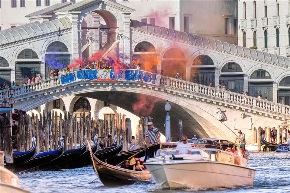 Für einige Einheimische wird die Stadt zur Kulisse der Superreichen. (Archivbild)Luca Bruno/AP/dpa