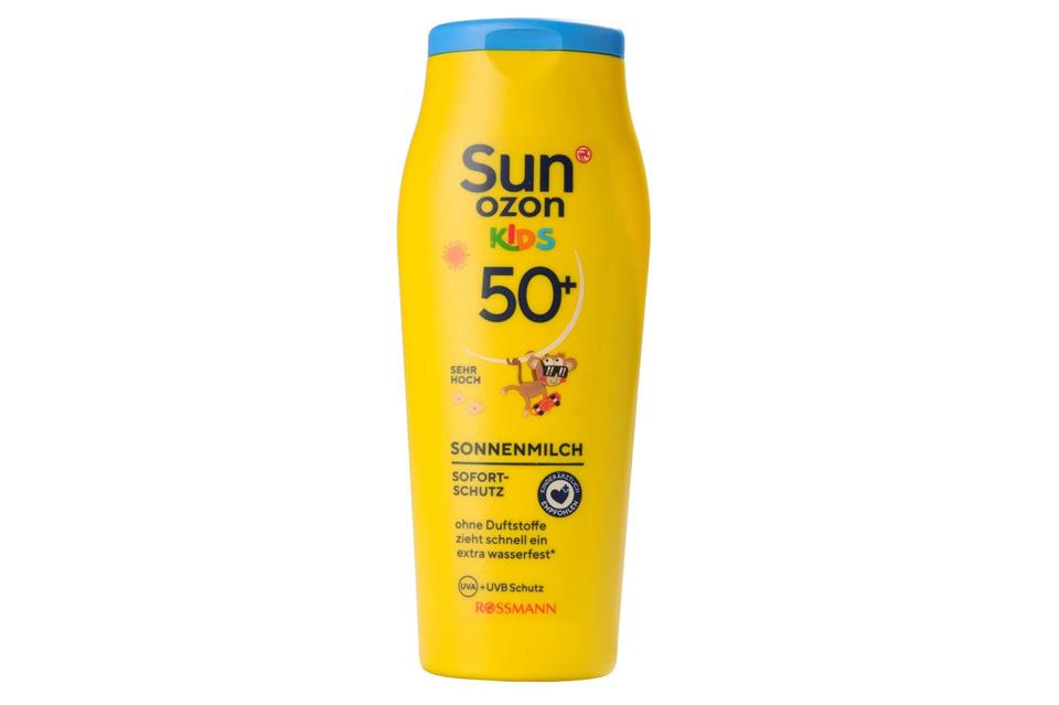 Für gut befunden wurde auch die „Sunozon Kids Sonnenmilch“ von Rossmann (Note 1,8).Ralph Kaiser/Stiftung Warentest/dpa-tmn
