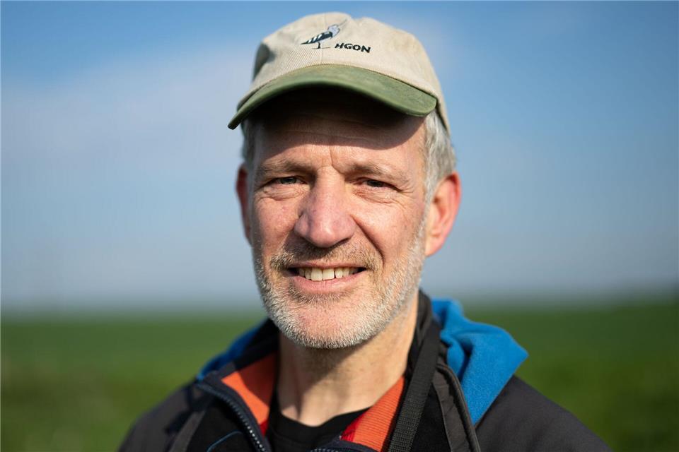 Für jede Vogelart gibt es eine eigene Zähl-Methode, um die besten Ergebnisse zu erzielen, wie der Biologe Stefan Stübing erklärt.  Florian Wiegand/dpa