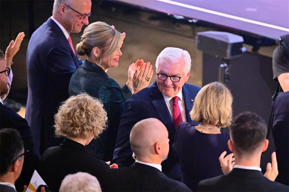 Für seine Festakt-Rede bekam Bundespräsident Frank-Walter Steinmeier viel Applaus. Sina Schuldt/dpa-Pool/dpa