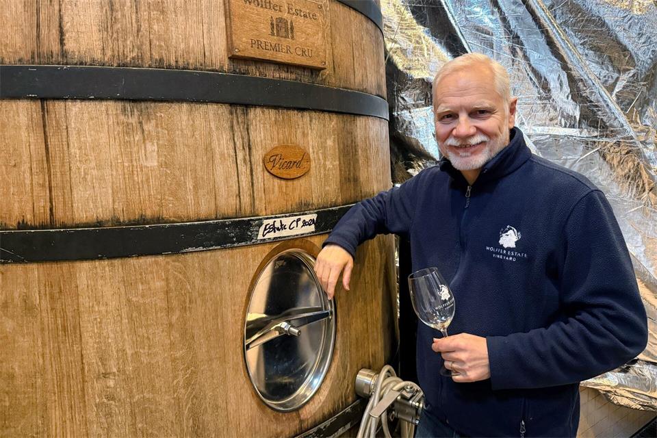 Für seine eleganten Weine weit über den Staat New York hinaus bekannt ist der Winzer Roman Roth. Verena Wolff/dpa-tmn