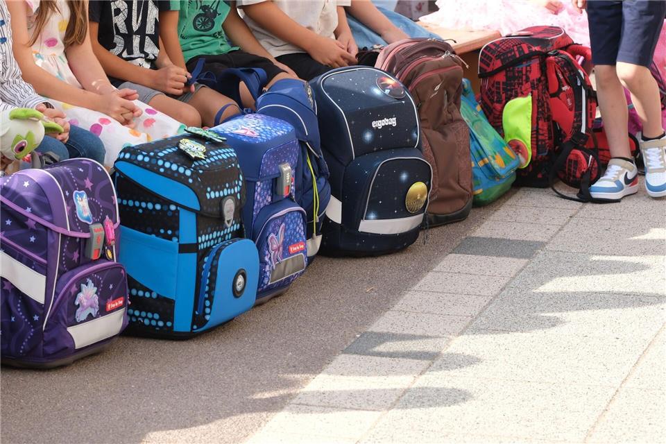 Für viele Kinder beginnt wieder die Schule. (Symbolbild)Sebastian Willnow/dpa