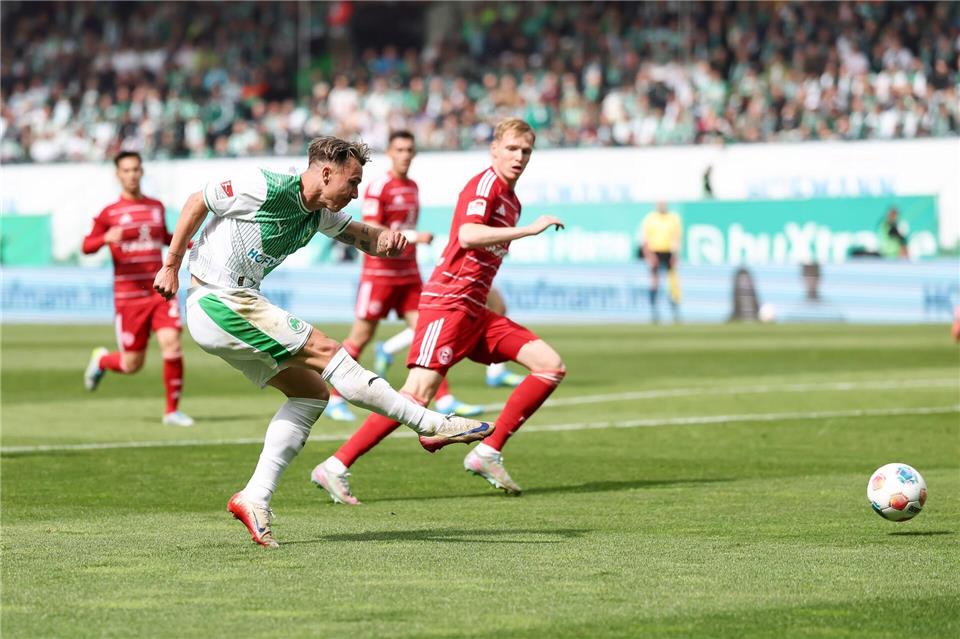 Fürths Felix Klaus soll nach seiner Gala gegen Düsseldorf auch in der Relegation für Jubel sorgen. (Archivbild)Daniel Löb/dpa