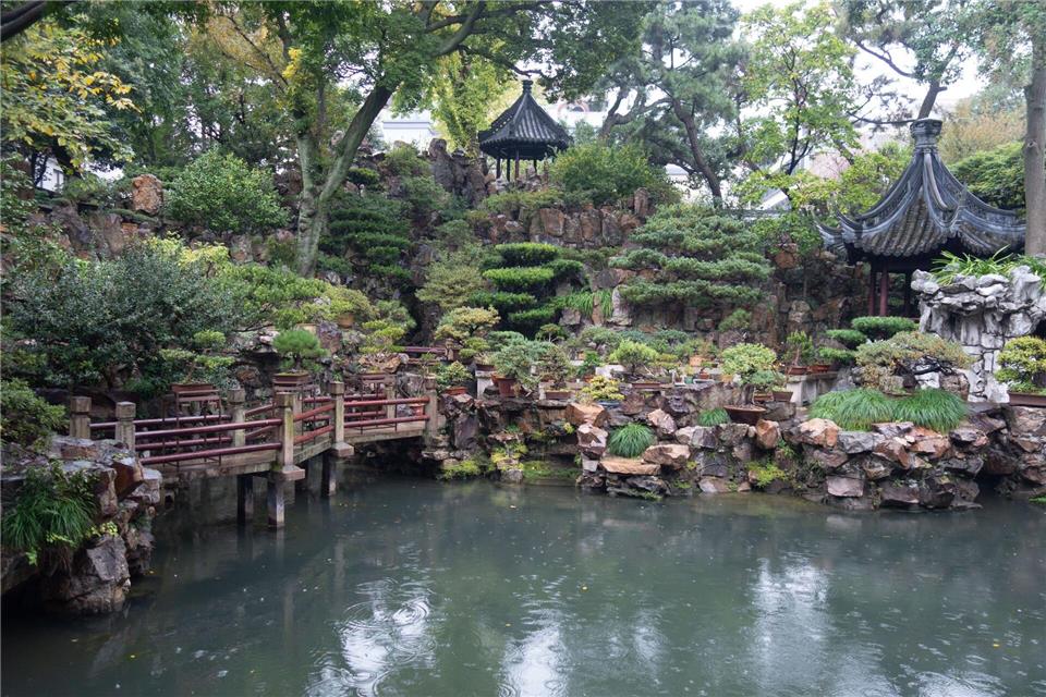 Fungiert als Musterbeispiel chinesischer Gartenarchitektur: der Yu-Garten aus dem 16. Jahrhundert im Huangpu-Distrikt.Andreas Drouve/dpa-tmn