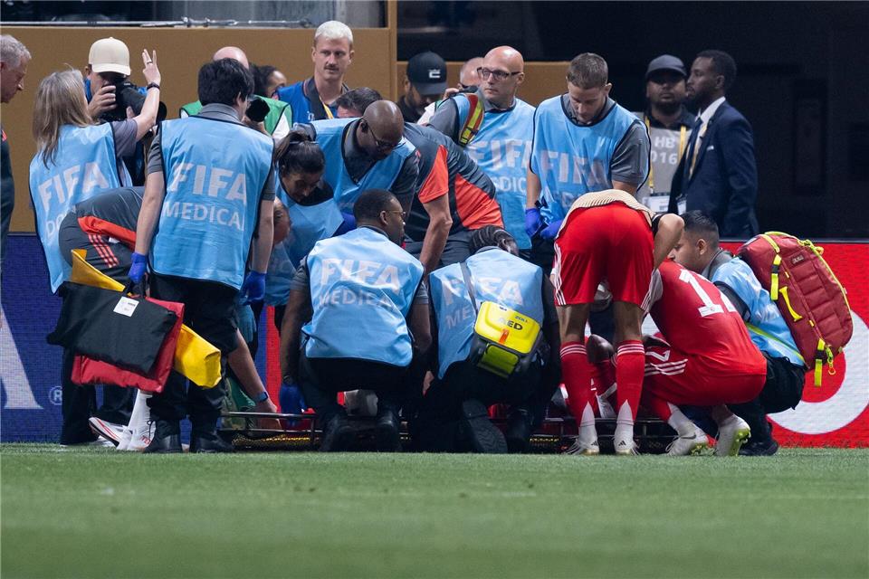 Fußball-Nationalspieler Jamal Musiala musste minutenlang behandelt werden.Sven Hoppe/dpa