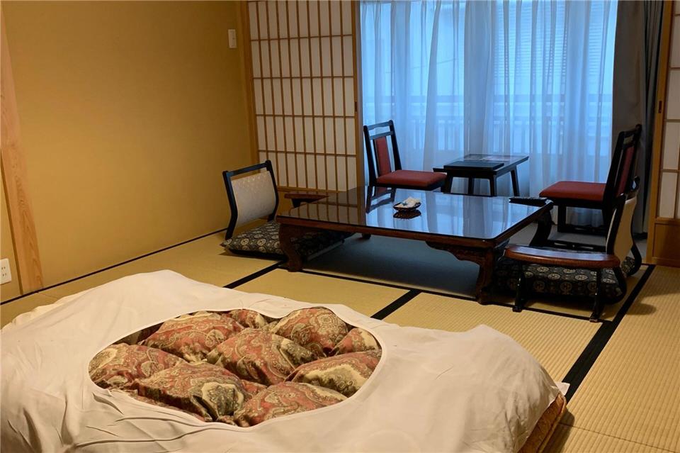 Futon-Bett und sonst nicht viel: in einem traditionellen Gasthaus, einem Ryokan, zu übernachten, ist ein typisch japanisches Erlebnis.picture alliance/dpa