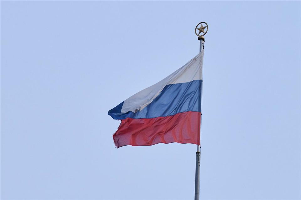 Gab es Kontakte des Mitarbeiters zu Russland? (Symbolbild)Annette Riedl/dpa