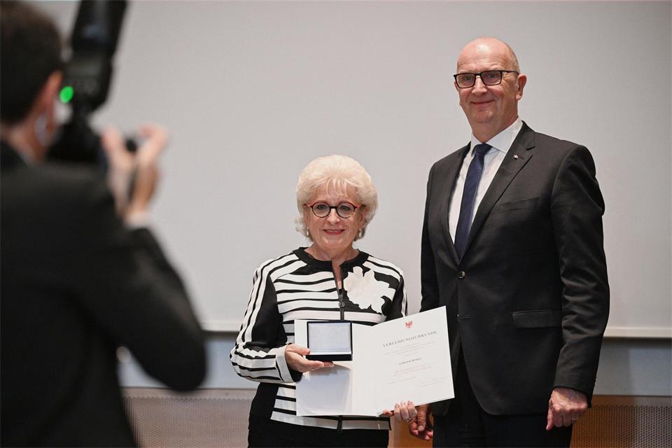 Gabriele Wolter wurde für ihr berufliches Engagement geehrt.Jens Kalaene/dpa