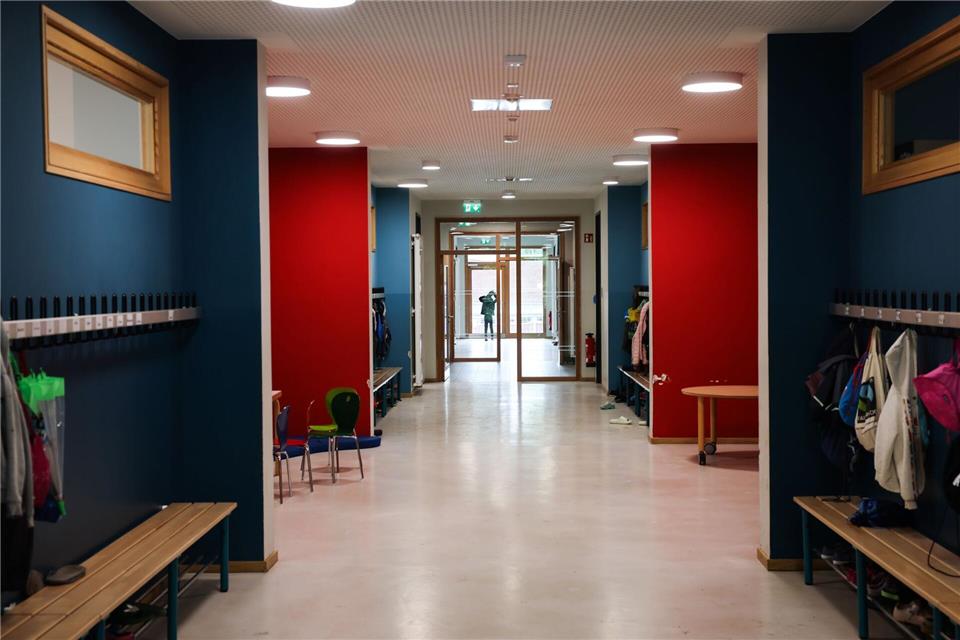 Gähnende Leere am Nachmittag? Der künftige Rechtsanspruch auf Ganztagsbetreuung dürfte in Grundschulen auch lange nach dem Mittagsessen für die Anwesenheit vieler Kinder sorgen. (Symbolbild) Christian Charisius/dpa