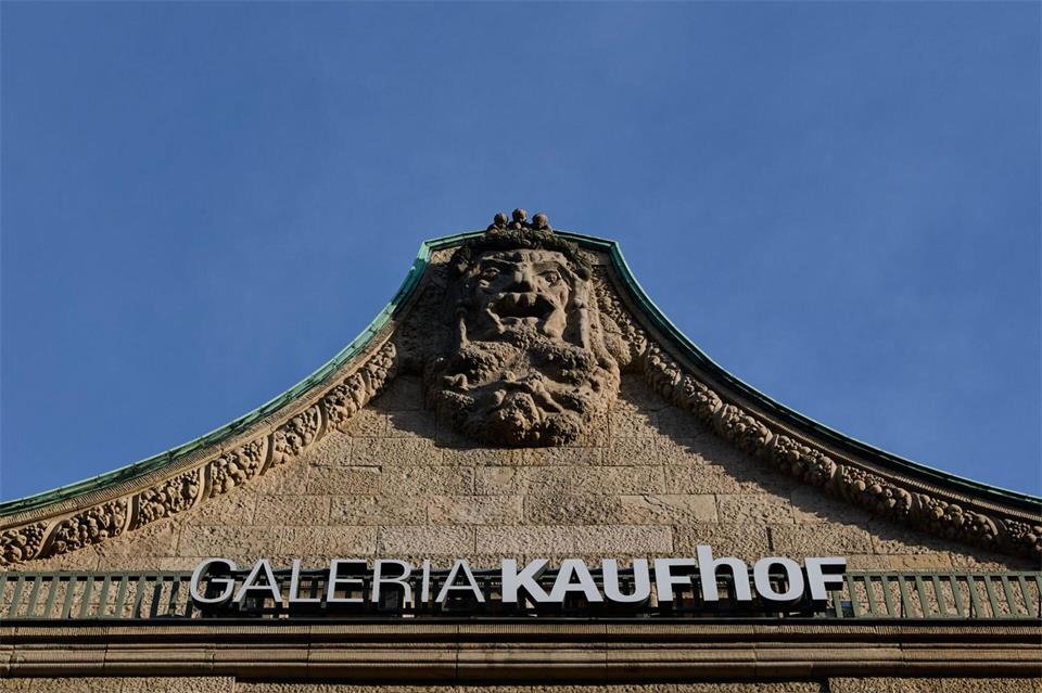 Galeria betreibt 83 Warenhäuser in Deutschland. (Archivbild)Rolf Vennenbernd/dpa