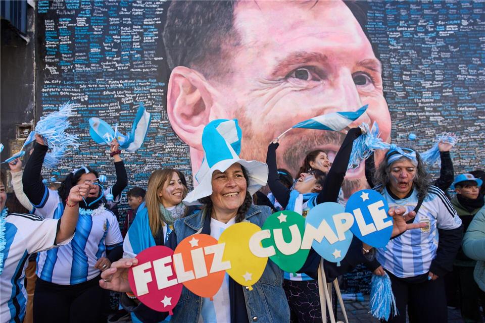 Ganz Argentinien ist im Messi-Rausch.Rodrigo Abd/AP/dpa